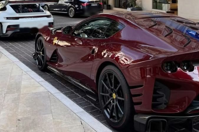 Ferrari 812 a Monaco